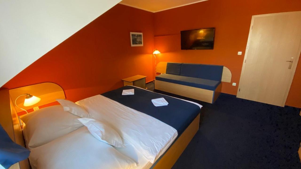 Hotel U Milina المظهر الخارجي الصورة